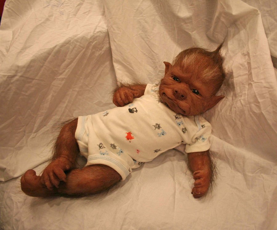 Chomp_Bites_One_off_the_splintering_zeus_werewolf_baby